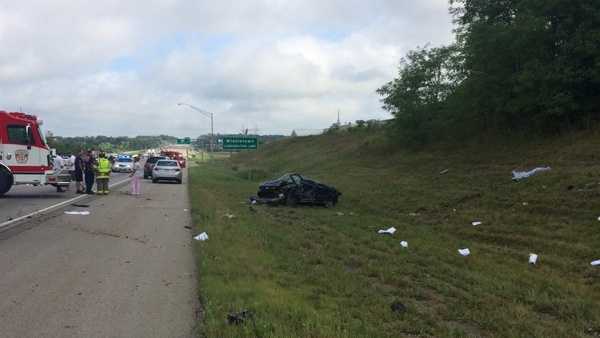 2 hurt in Middletown crash that closes highway for hours