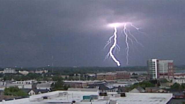 Lightning safety: 8 tips to protect yourself during a storm