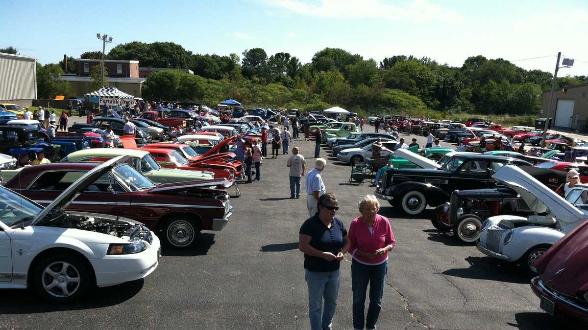 PHOTOS Toys For Tots Car Show