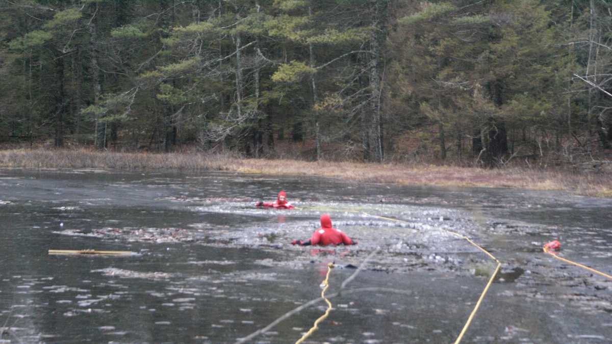 Teen dies after falling through ice on Oxford pond