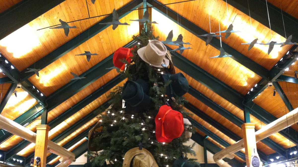 PHOTOS L.L. Bean is always open