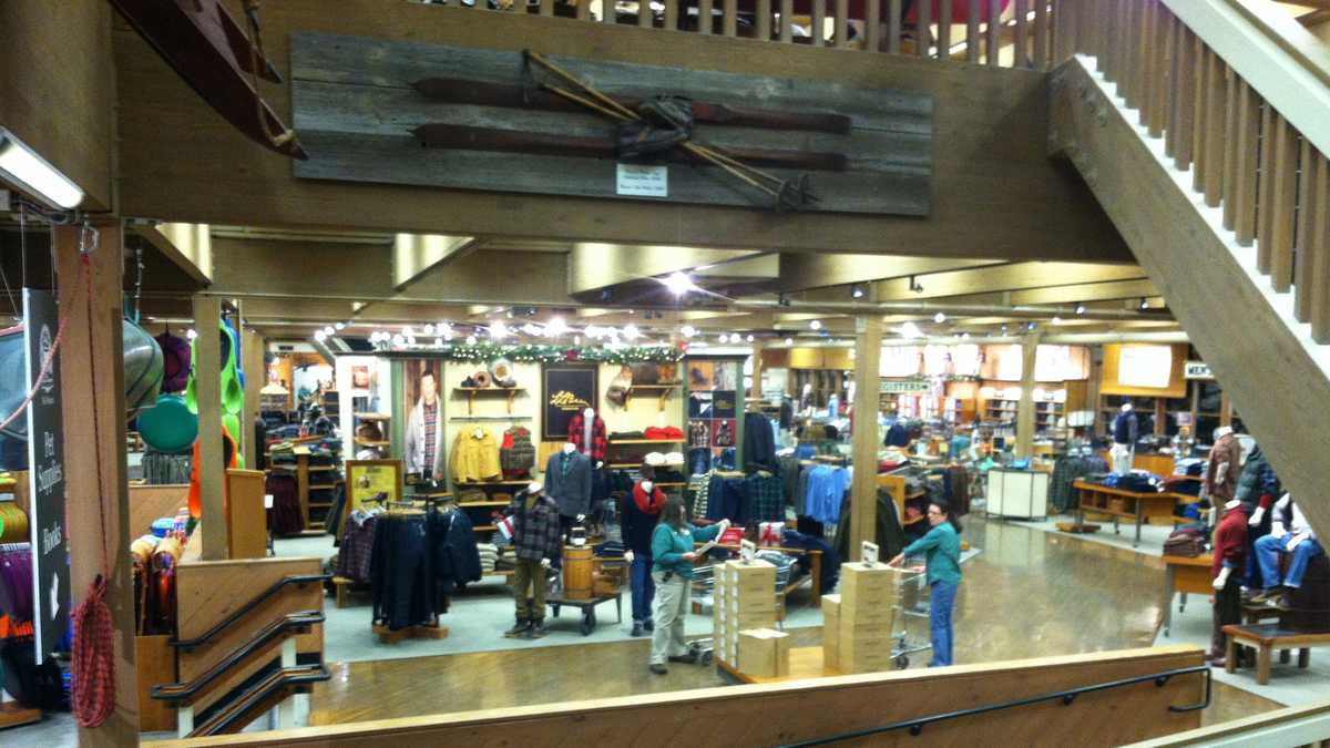 PHOTOS L.L. Bean is always open