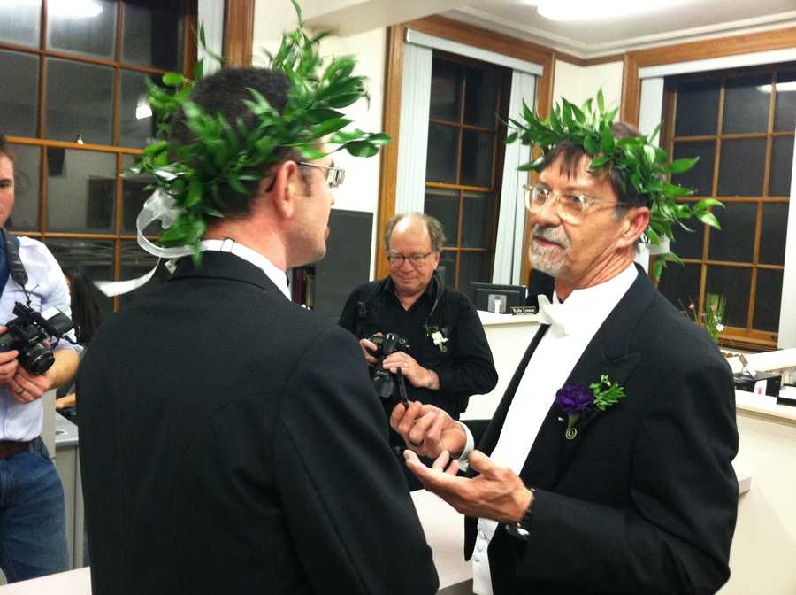 Photos First Same Sex Couples Get Married In Maine