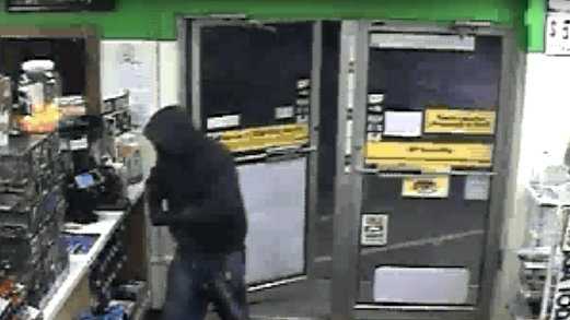 Police investigating Big Apple robbery