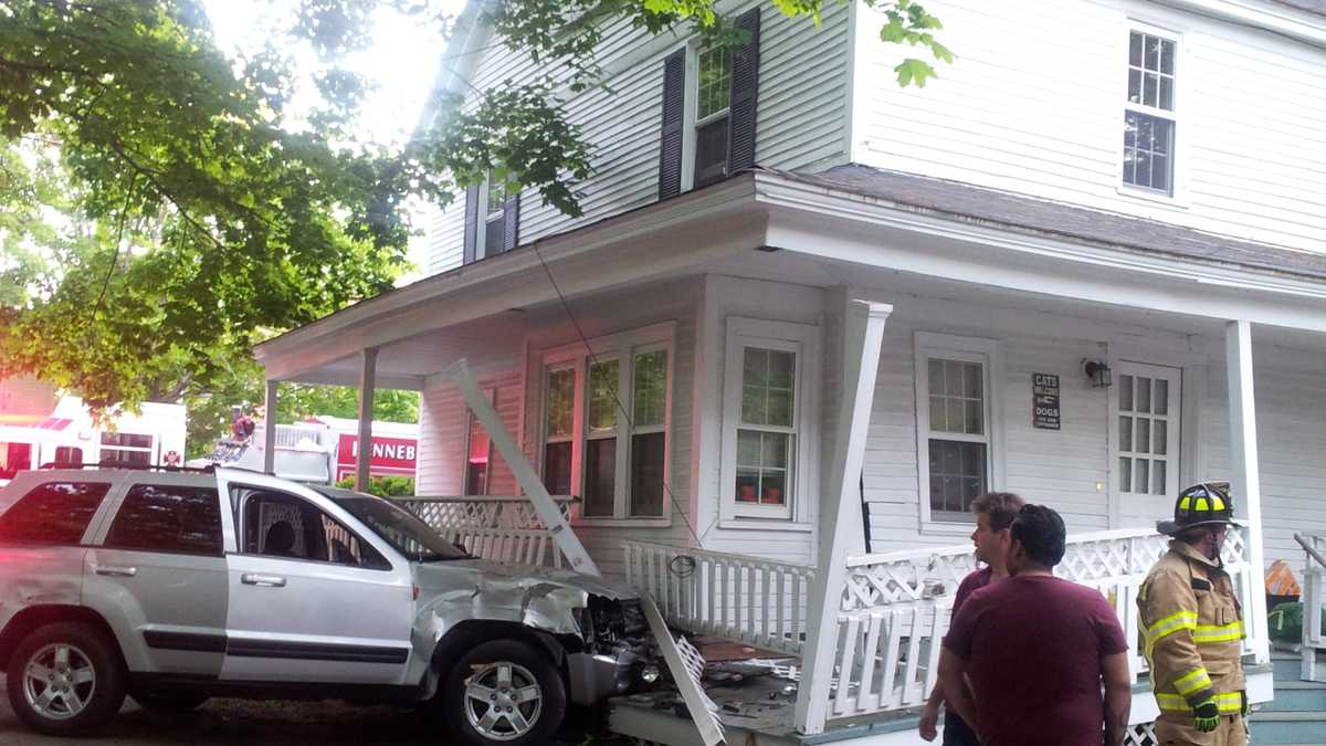 Photos Car crashes into Kennebunk apartment building
