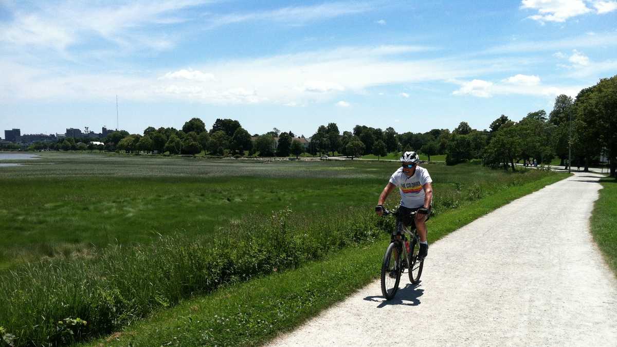 Photos Hot, humid weather returns