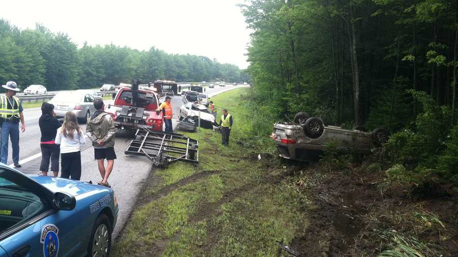 Car, minivan crash on I295 in Freeport