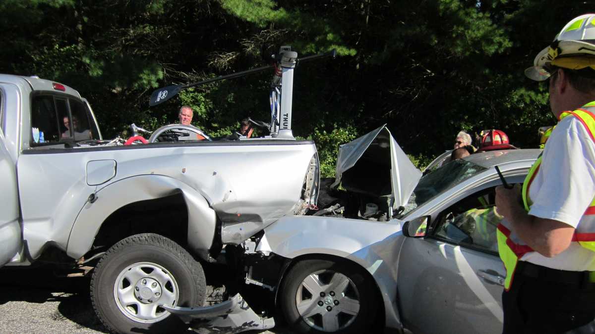 Freeport crashes injure 2