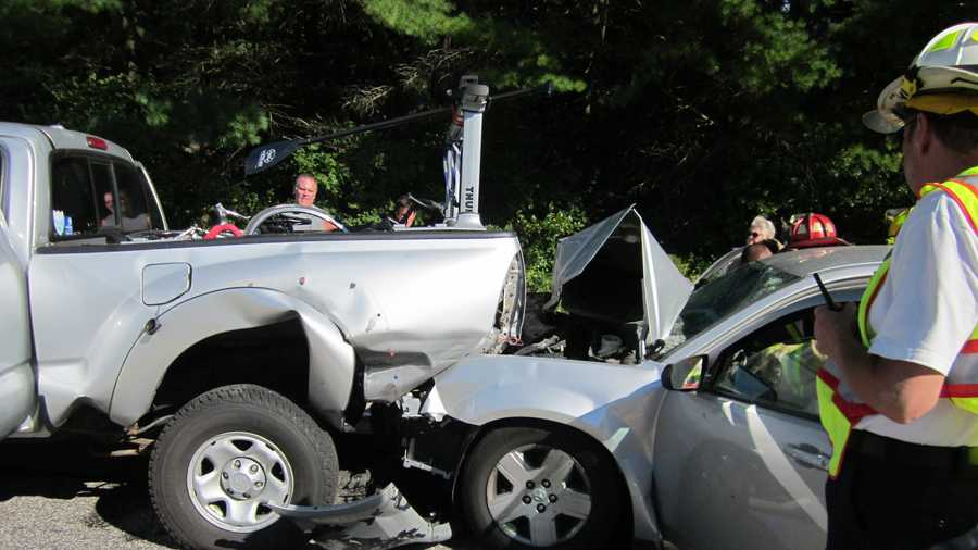 Freeport crashes injure 2