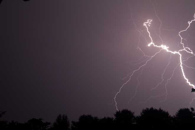 Lightning safety: 8 tips to protect yourself during a storm