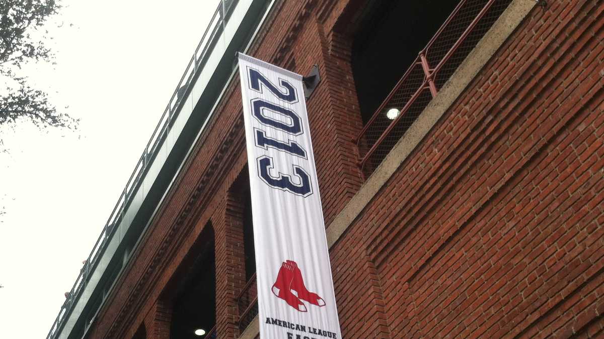 Rally Time at Fenway Park editorial image. Image of fenway - 117102880