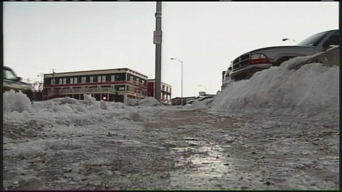 Sanford struggling to clear roads of snow