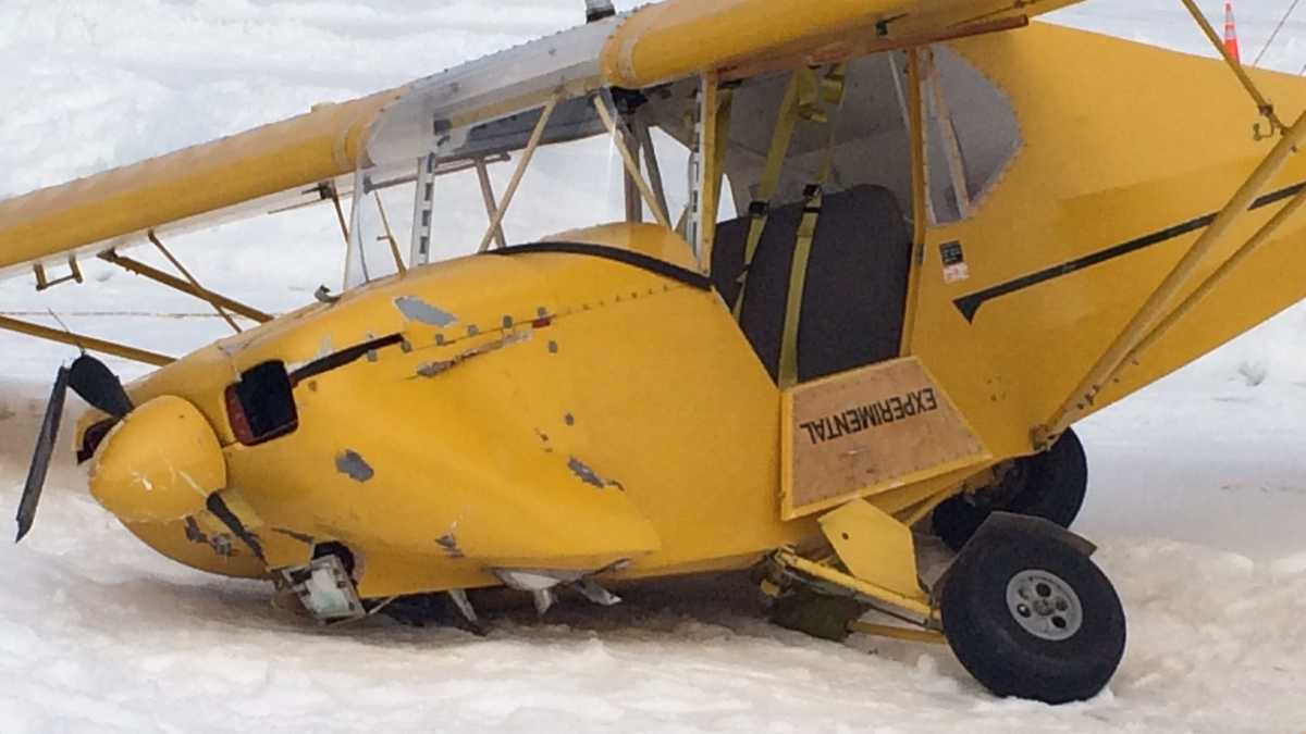 Photos Plane crashlands on Alton Bay