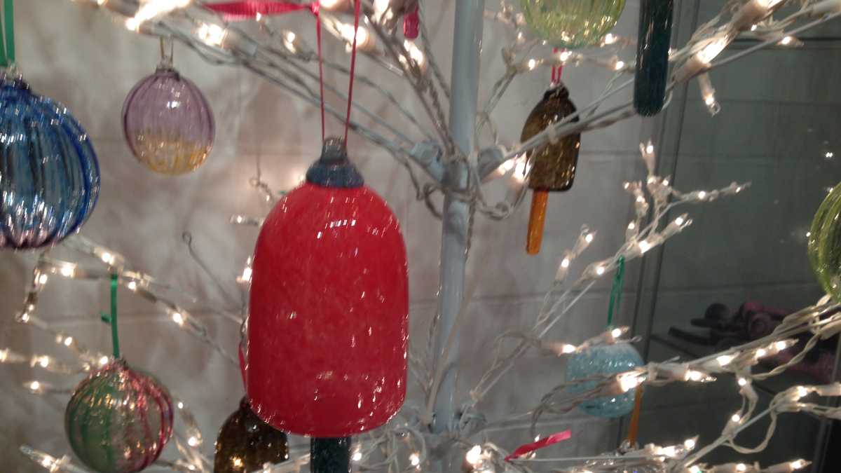 Portland man makes handblown glass