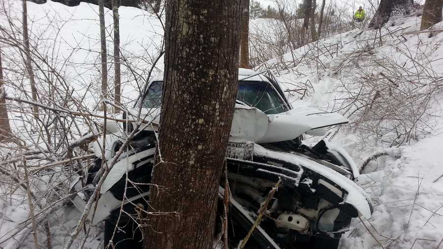 Man crawls for 3 hours after car crashes into ravine