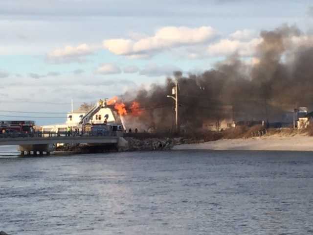 Massive fire destroys Ogunquit inn  restaurant  cause under investigation