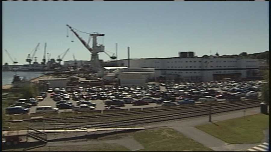 Members of Bath Iron Works machinists union Local S6 approved a new contract Sunday.