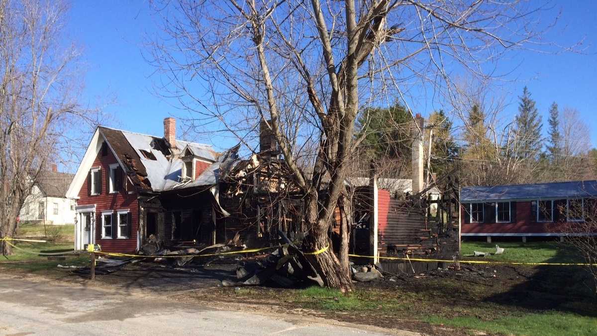 Fire destroys home in Hiram