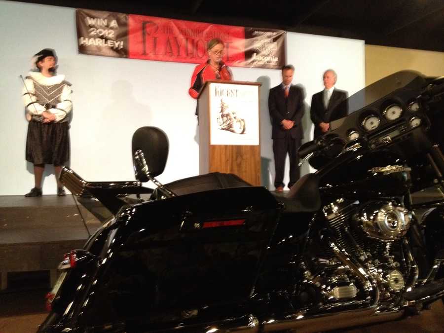 Theater auction features motorcycleriding Shakespeare