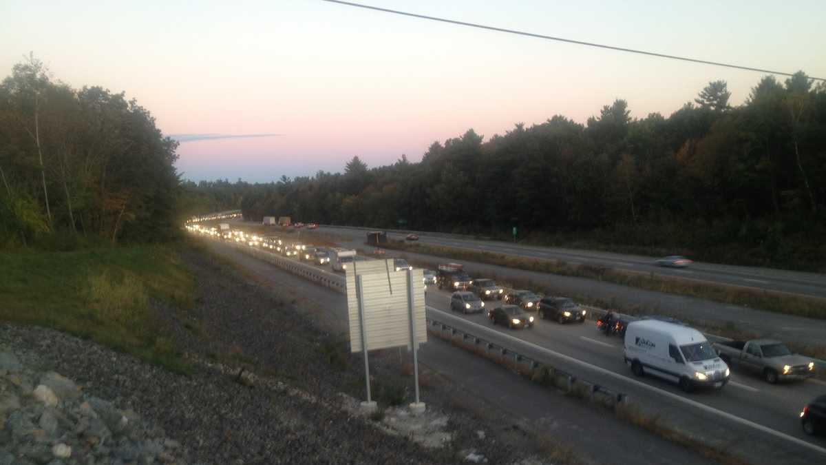 Images Accidents on I93 southbound in Salem cause traffic backups