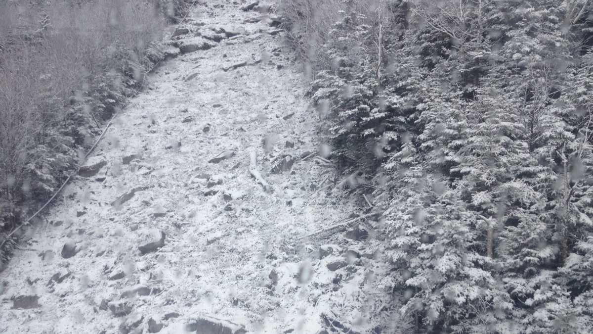 Images: Snow falls on mountains of Northern NH