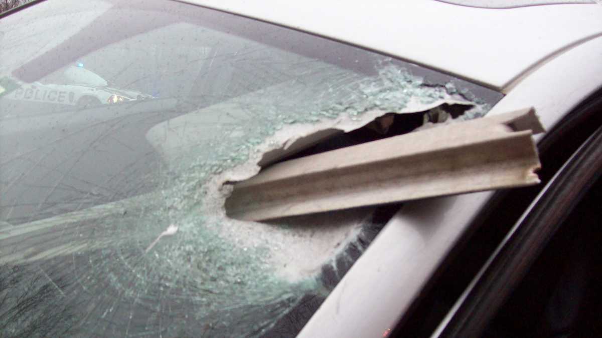 Images 1 hurt in multicar accident in Lee