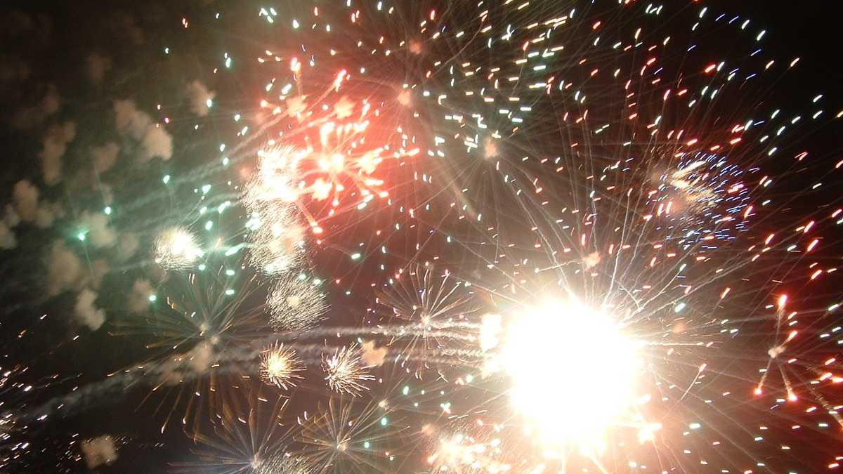 List Best places to watch fireworks in New Hampshire