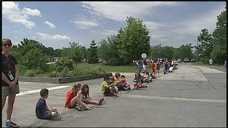 A Londonderry elementary school principal got a surprise send-off from her staff and students.