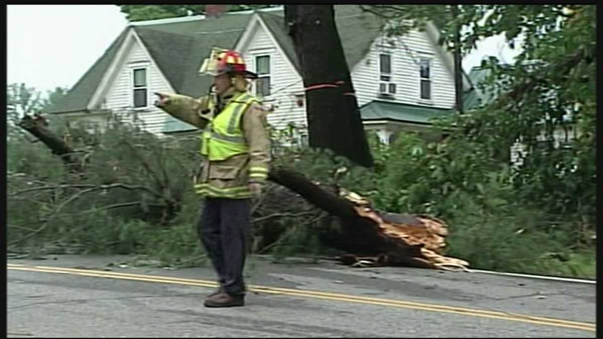 Storm leaves thousands without power