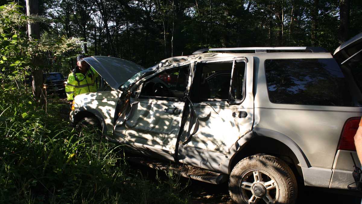 Teens taken to hospital after car crashes into pole