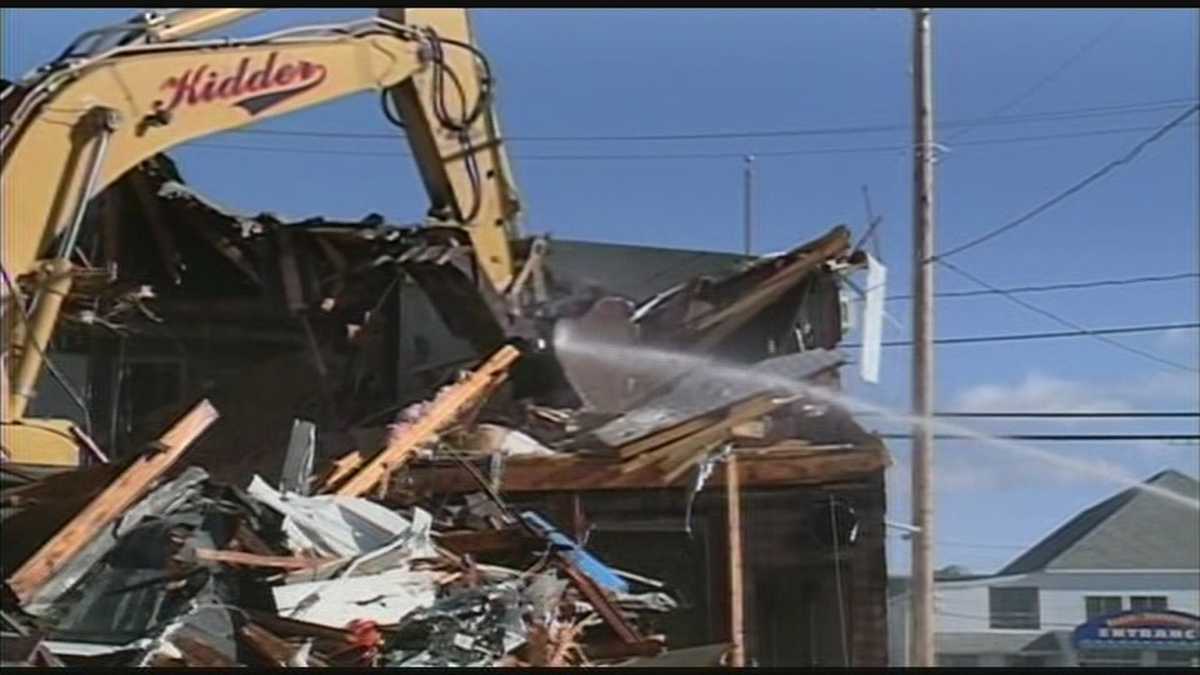 Old Hampton Beach fire building torn down
