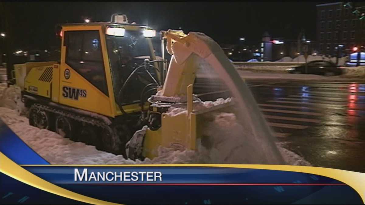 Crews work to clear snow from NH roads