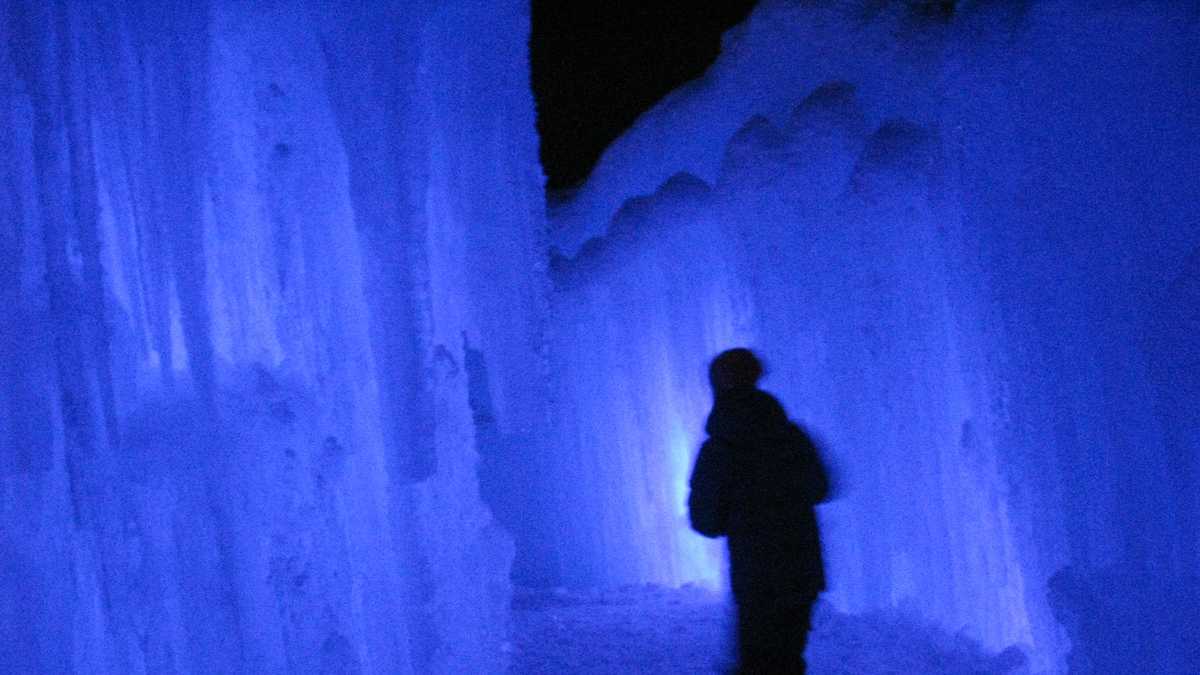 Photos Tour Loon Mountain's Ice Castle