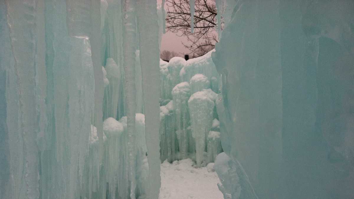 Photos Tour Loon Mountain's Ice Castle
