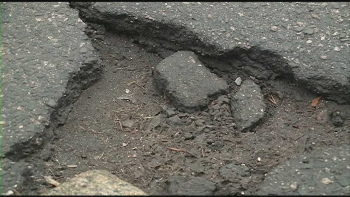 Fluctuating weather causes pothole problems on Spaulding Turnpike