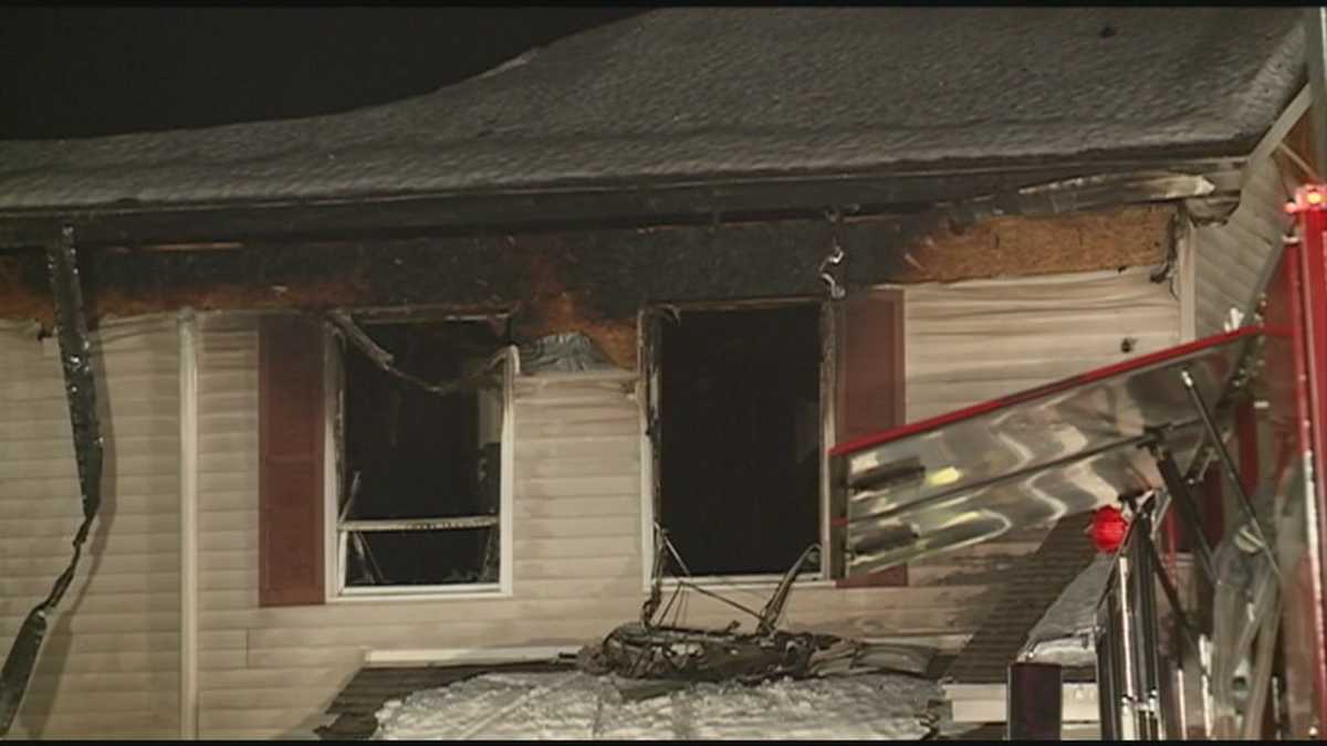 Firefighters injured in Claremont house fire