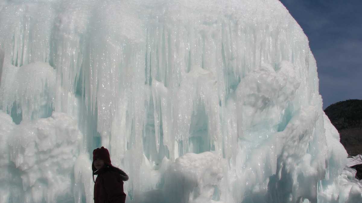 Photos Tour Loon Mountain's Ice Castle