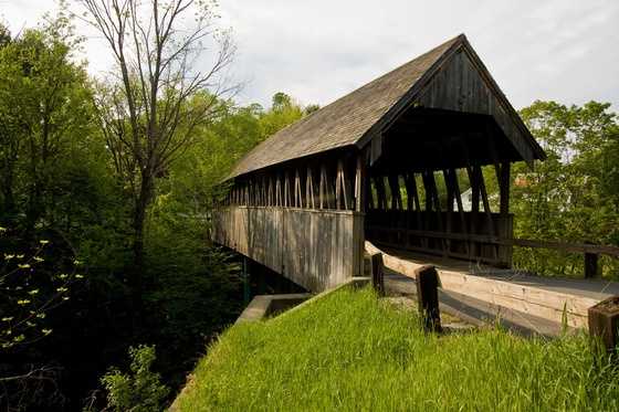 HAPPY CORNER BRIDGE - New Hampshire Covered Bridges