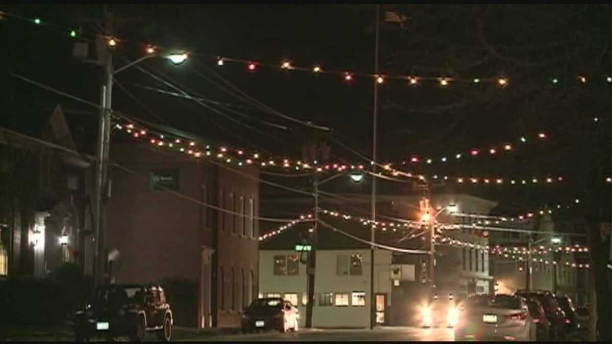 Farmington's holiday light display will end after PSNH cites law