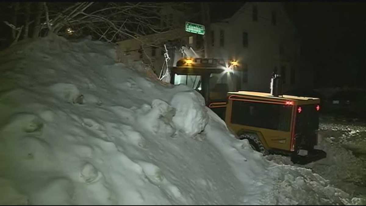 Portsmouth works to remove snow