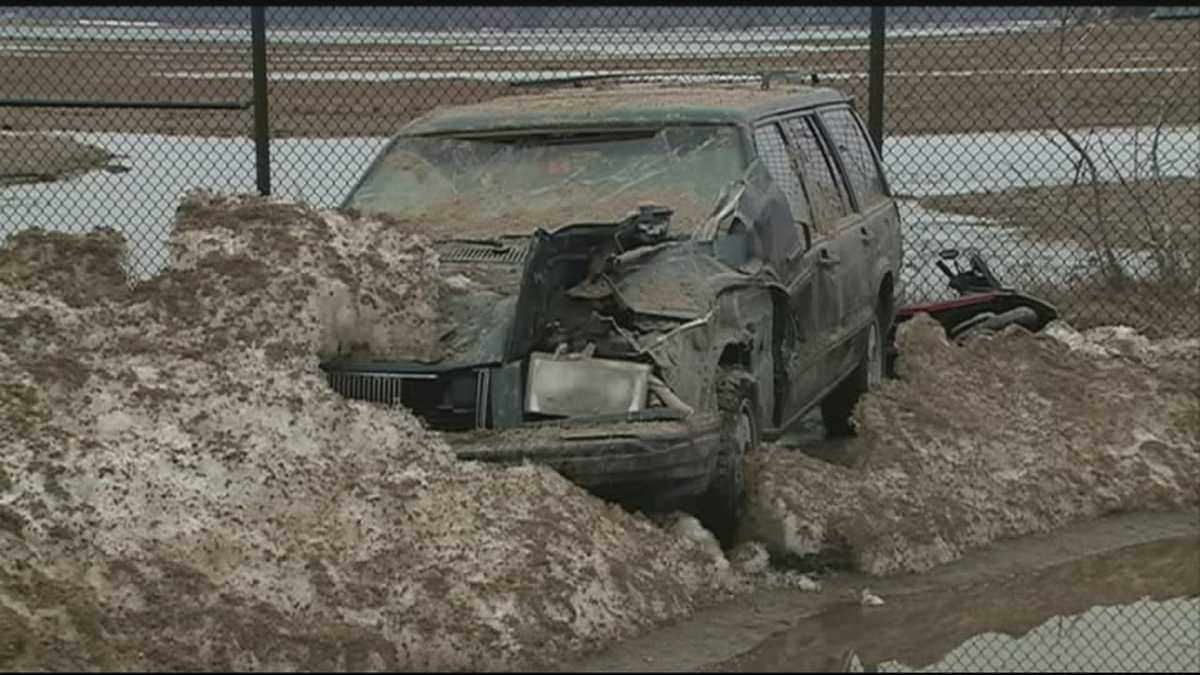 Car involved in Hampton crash damaged in police lot