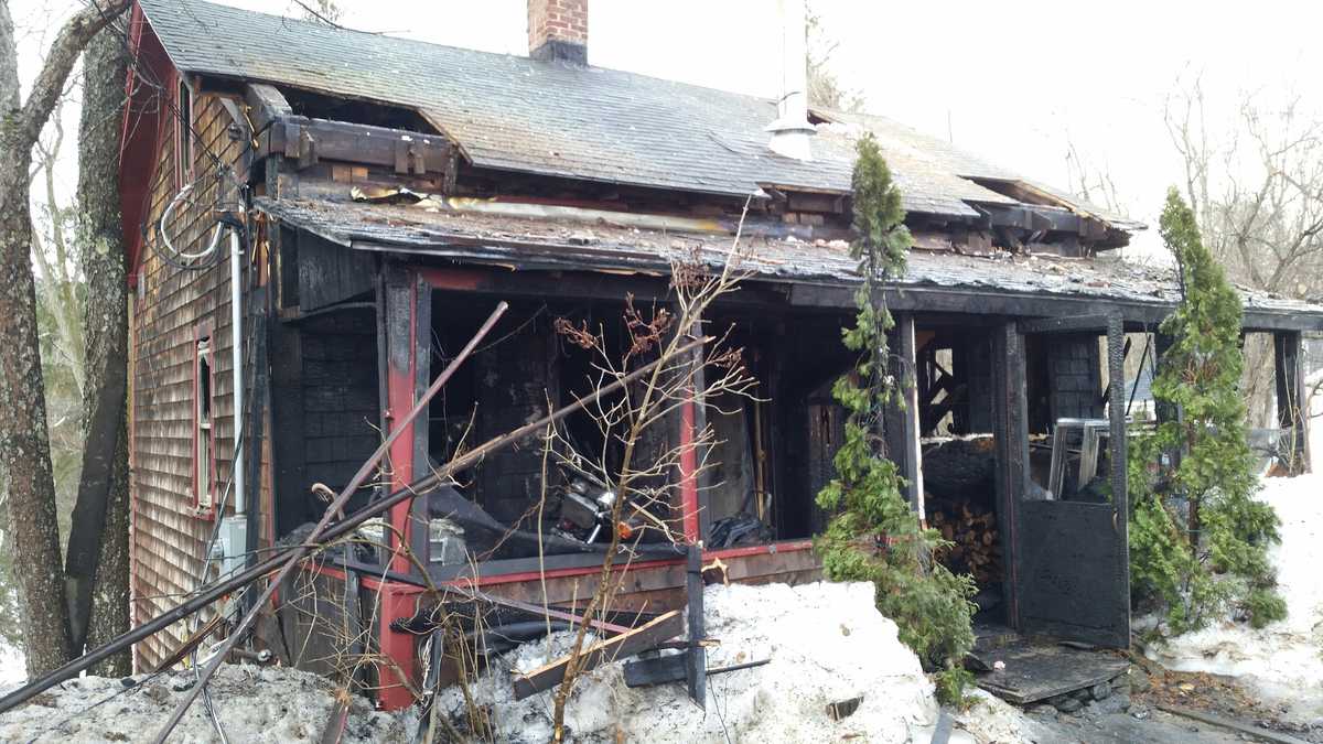 Officials investigate suspicious fire in New Hampton