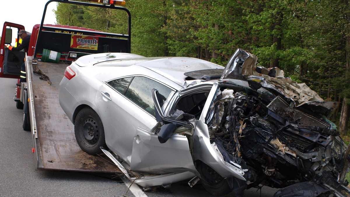Nashua man flown to Boston after crash that shut down highway