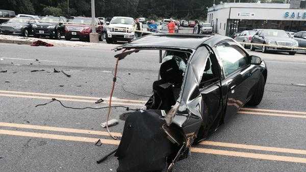 Portion of South Broadway in Salem closed due to serious crash
