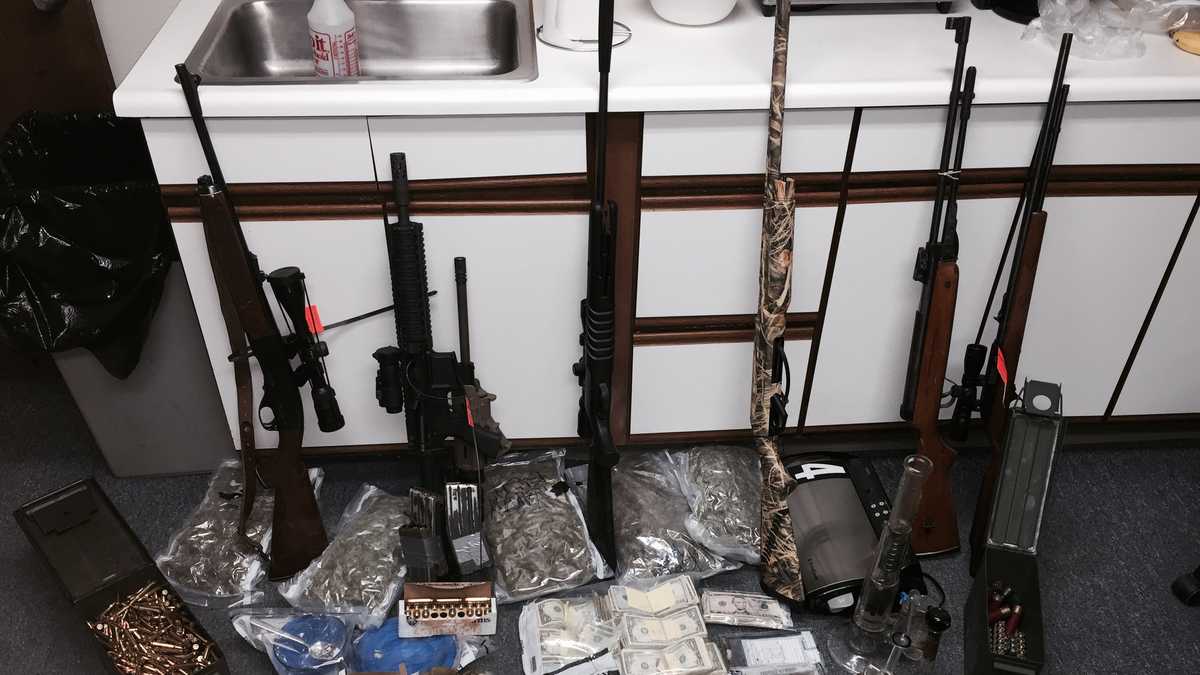 Sandown police seize more than 5 pounds of marijuana from home