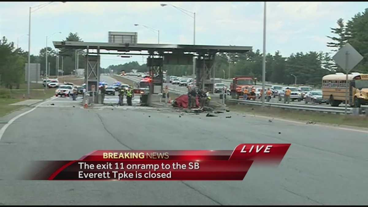 Images Car Crashes Into Toll Booth In Merrimack