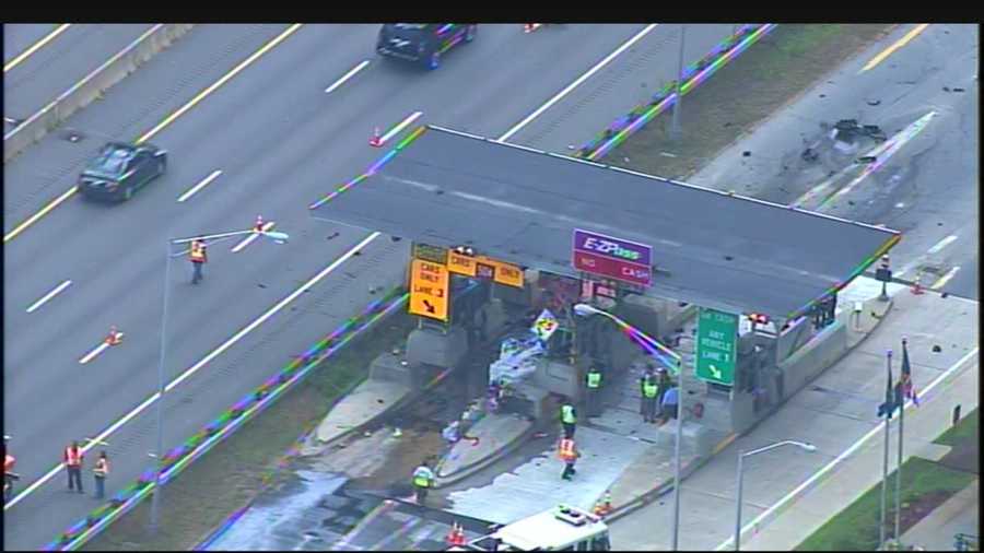 Images Car Crashes Into Toll Booth In Merrimack