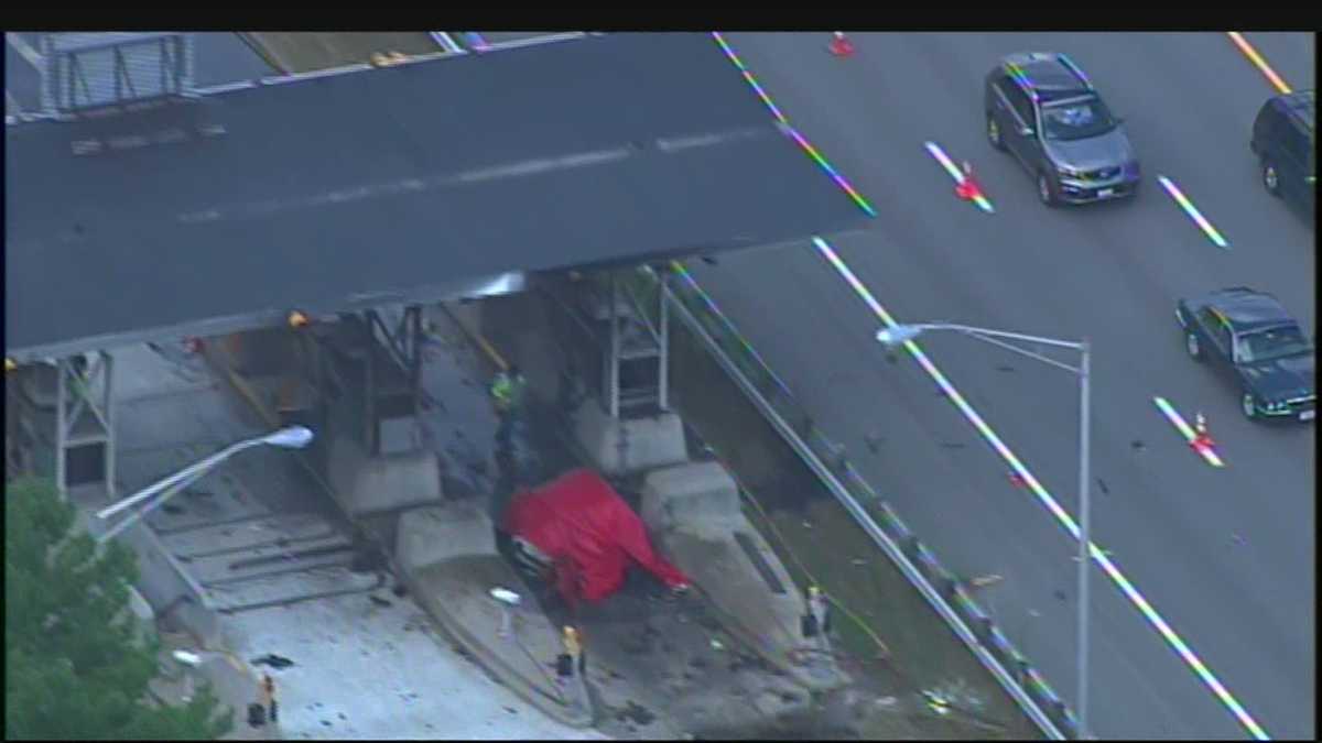 Images Car crashes into toll booth in Merrimack