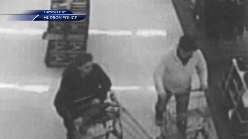 Police looking for duo behind 89-year-old woman's wallet snatching