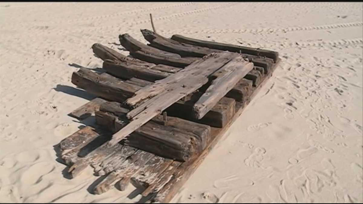 Debris believed to be from centuriesold ship washes ashore